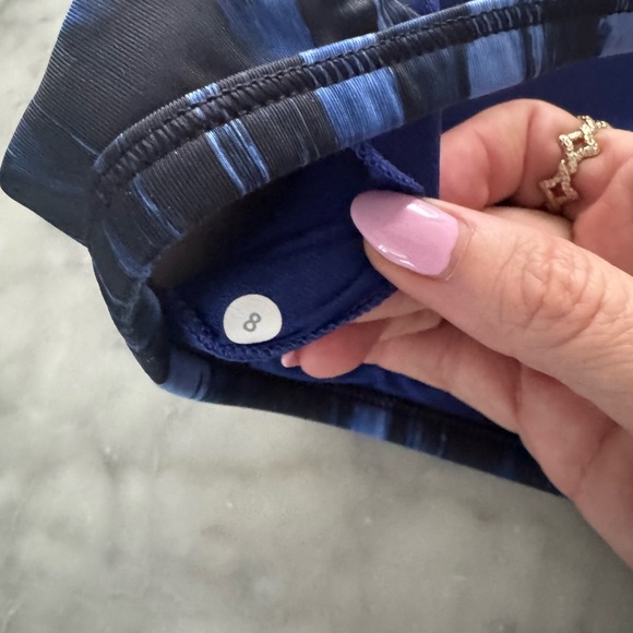 ✨Like New - Lululemon Blue and Black Strappy Sports Bra - Sz 8✨ - Picture 3 of 4